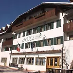 Orsa Maggiore فالكادي